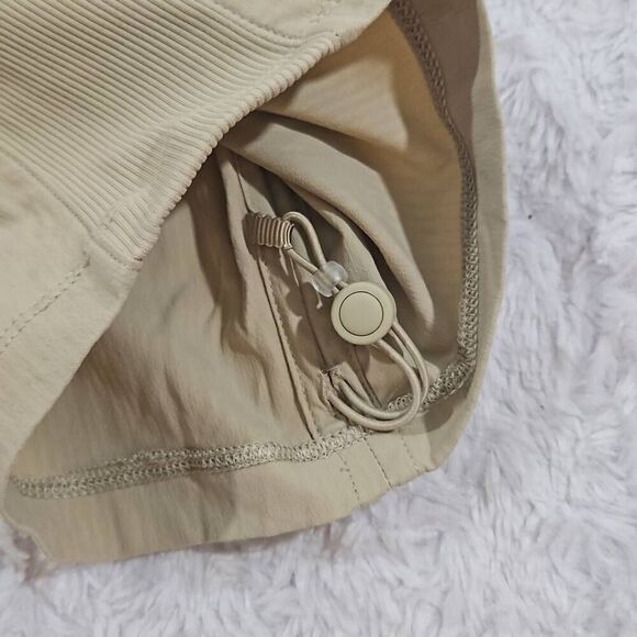 Lululemon Beyond the Studio Crop Khaki Tan Trench yoga athleisure Women's Size 8 - Picture 6 of 8